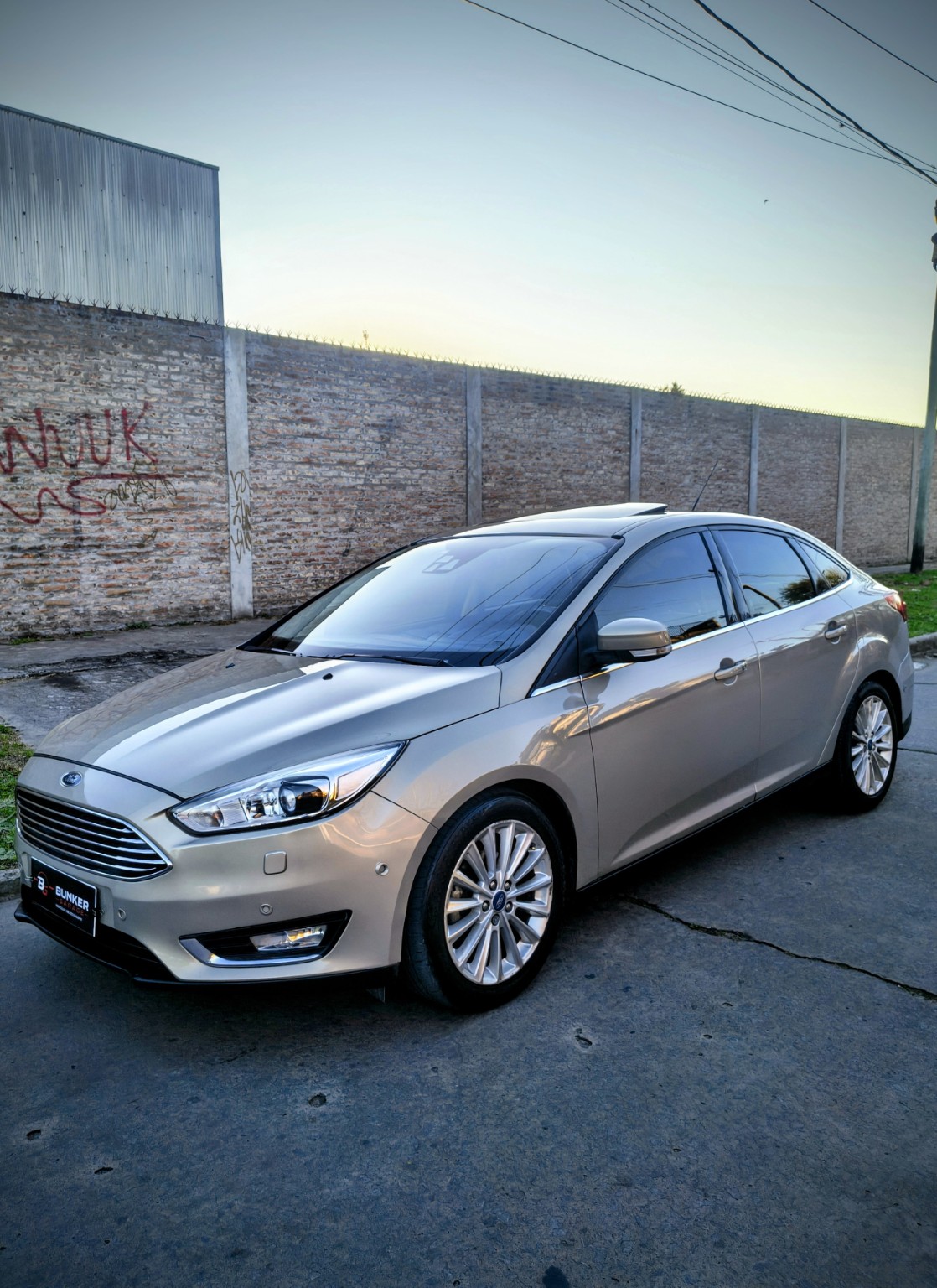 Ford Focus Sedán Titanium 2.0 AT 2016